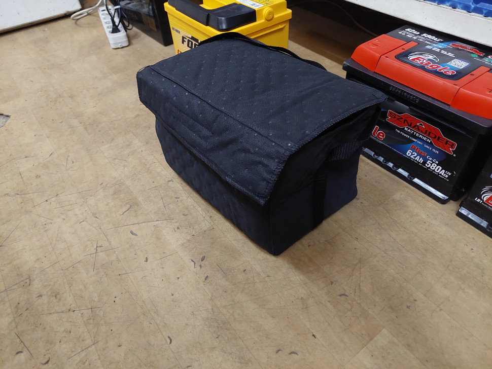 Професійний чохол для авто акумулятора