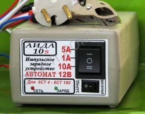 Зарядное устройство для автомобильного аккумулятора АИДАм 10 супер